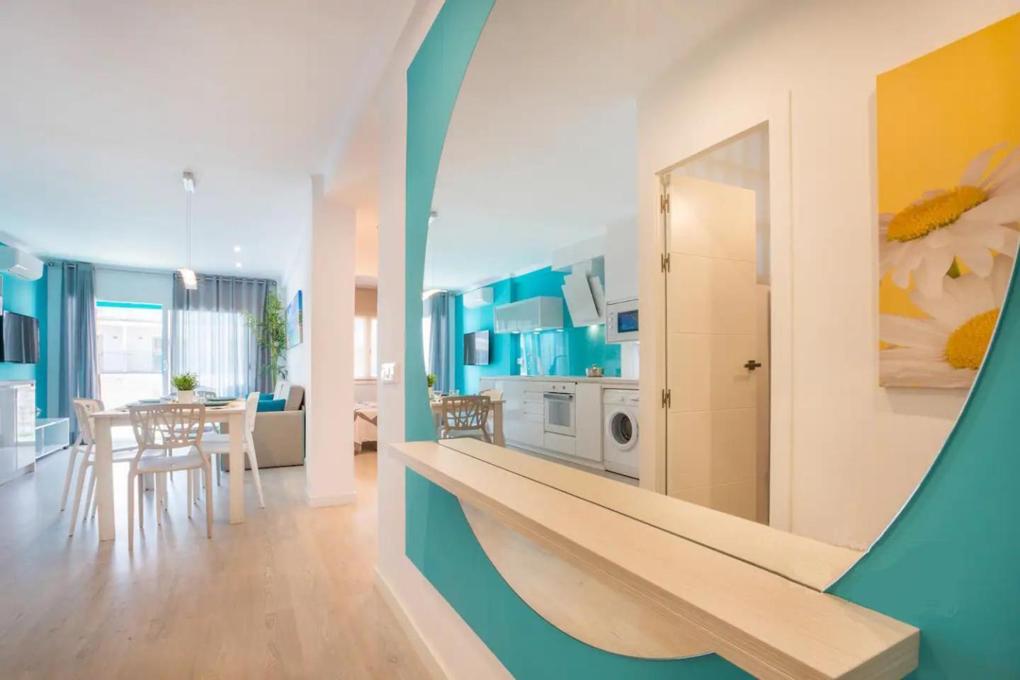 Uhc Carlos V Apartments Салоу Экстерьер фото